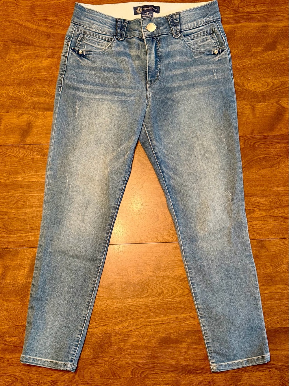 Democracy “Ab”solution Straight Leg Jeans 4P Petite NWOT Light Wash